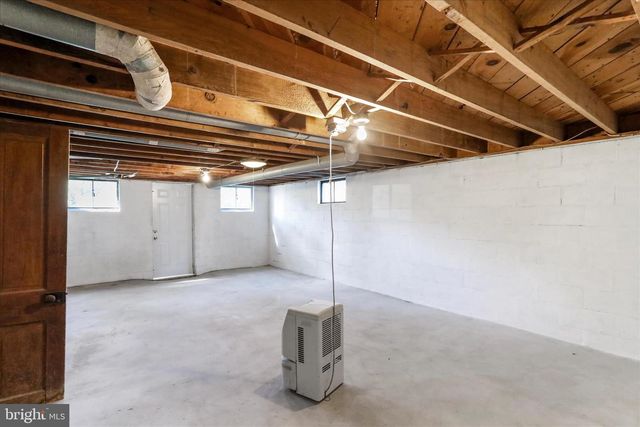 1906 OLD FURNACE RD, Ridgeley, WV 26753