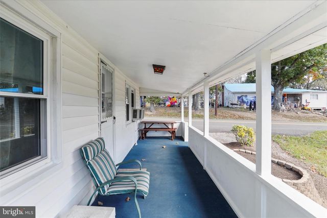 1906 OLD FURNACE RD, Ridgeley, WV 26753