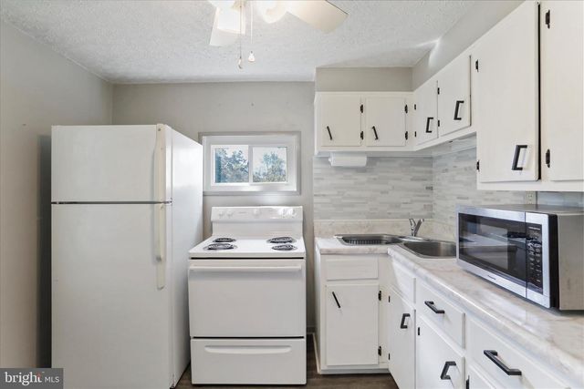 1906 OLD FURNACE RD, Ridgeley, WV 26753