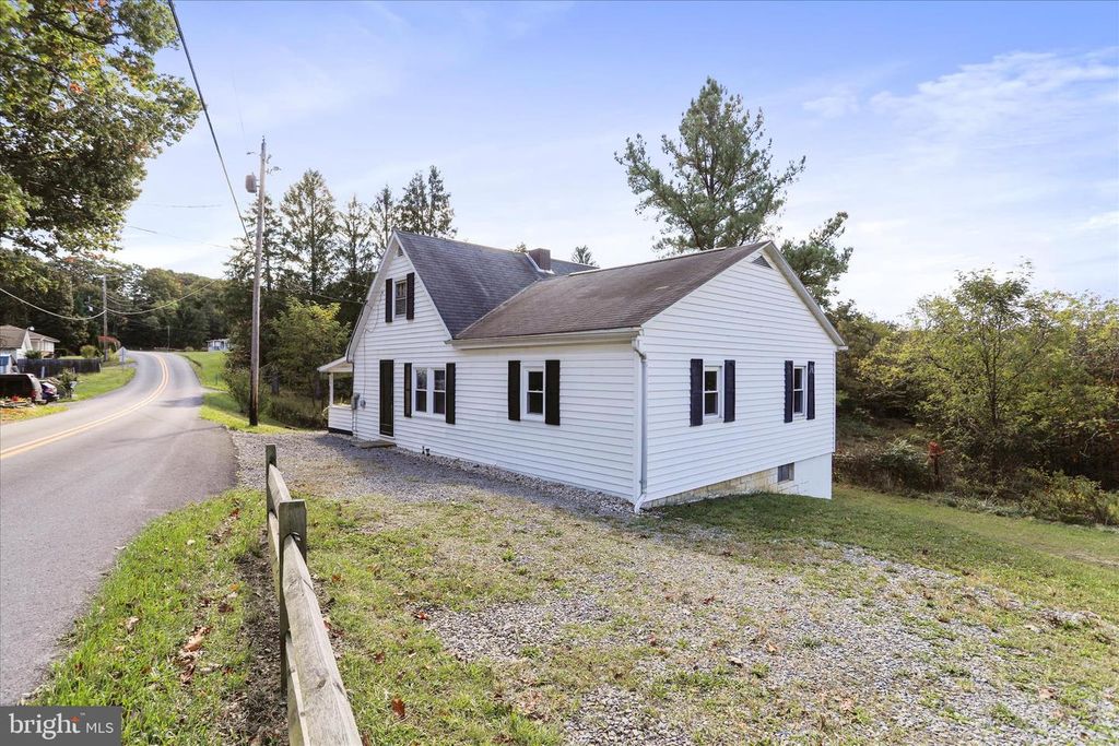 1906 OLD FURNACE RD, Ridgeley, WV 26753
