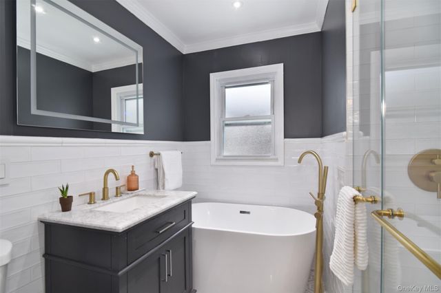 99 Amherst Drive, New Rochelle, NY 10804