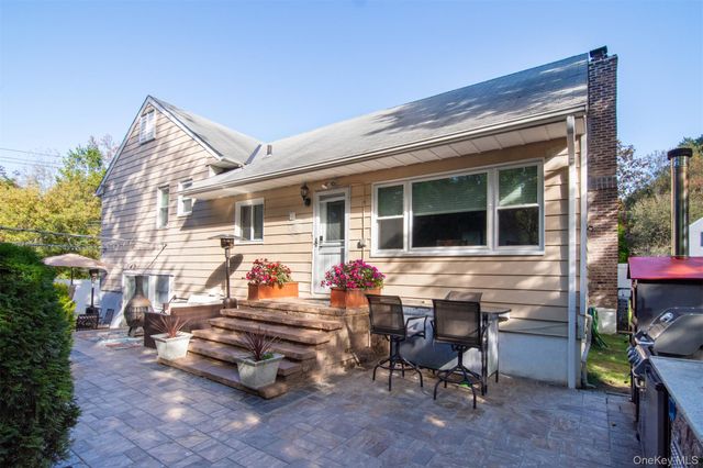 99 Amherst Drive, New Rochelle, NY 10804