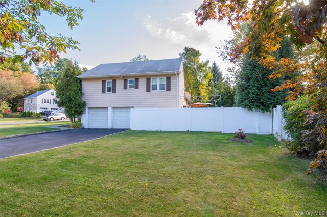 99 Amherst Drive, New Rochelle, NY 10804