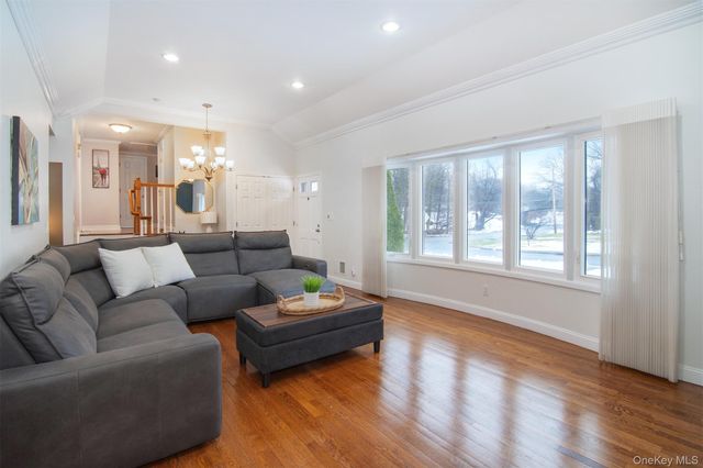 99 Amherst Drive, New Rochelle, NY 10804