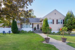 99 Amherst Drive, New Rochelle, NY 10804