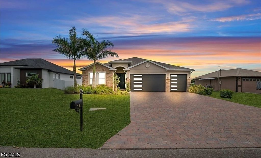 838 NW 2nd ST, Cape Coral, FL 33993