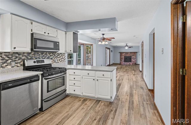 300 St Sabre Drive, Swansea, IL 62226