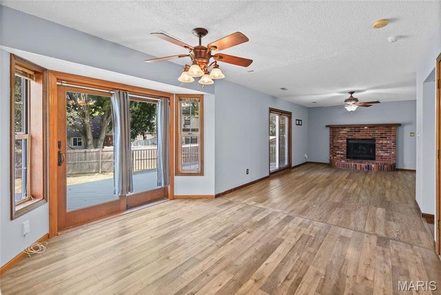 300 St Sabre Drive, Swansea, IL 62226