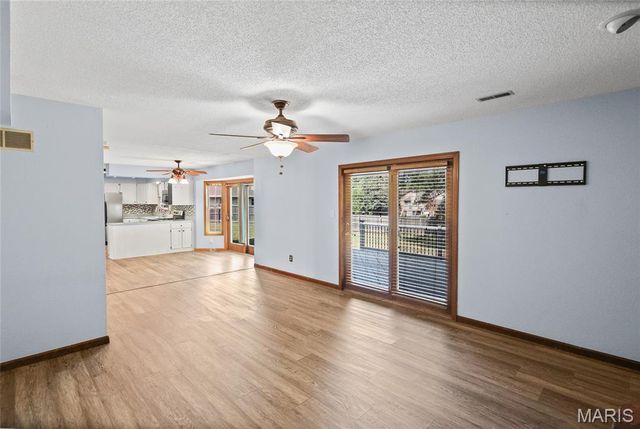 300 St Sabre Drive, Swansea, IL 62226
