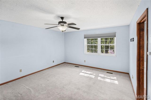 300 St Sabre Drive, Swansea, IL 62226