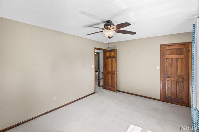 300 St Sabre Drive, Swansea, IL 62226