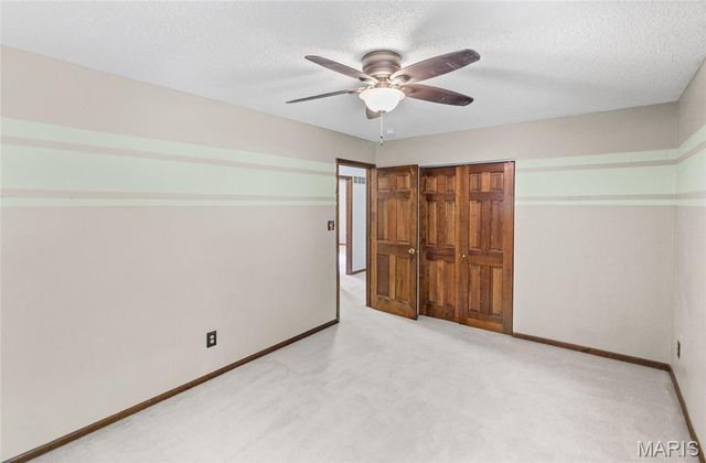 300 St Sabre Drive, Swansea, IL 62226