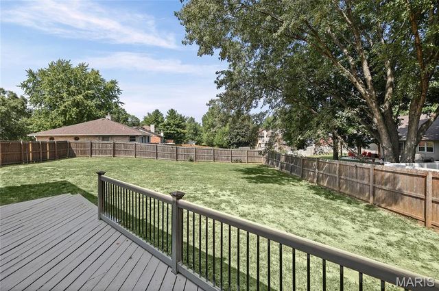300 St Sabre Drive, Swansea, IL 62226