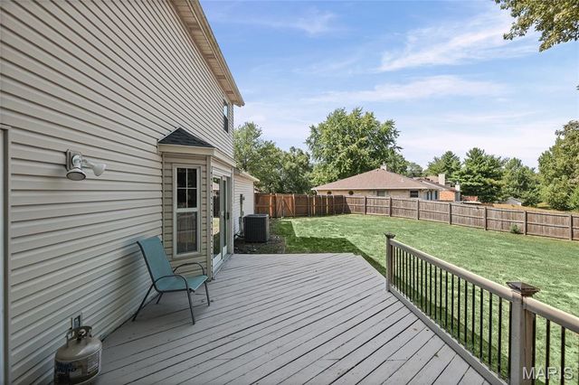 300 St Sabre Drive, Swansea, IL 62226