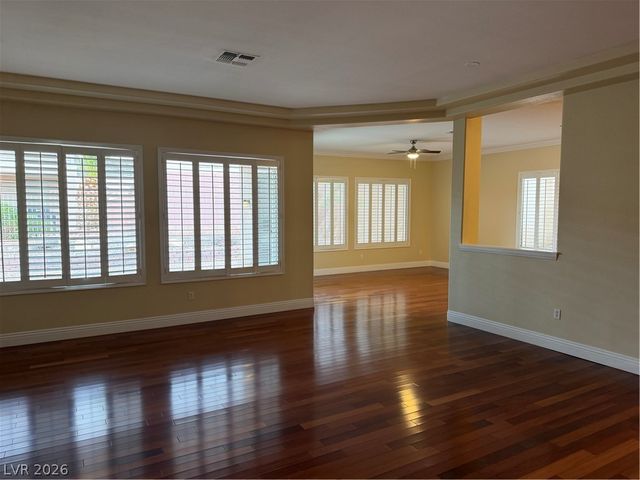 572 Fox Links Street, Henderson, NV 89012