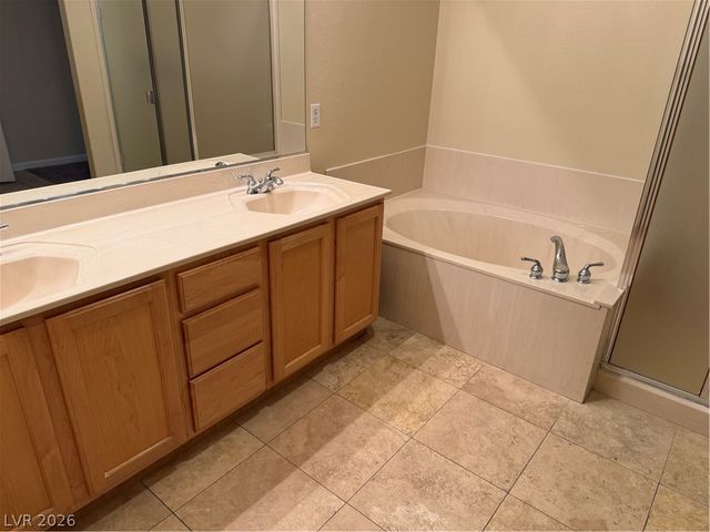 572 Fox Links Street, Henderson, NV 89012