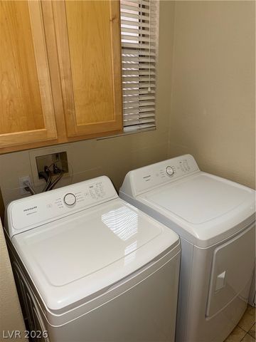 572 Fox Links Street, Henderson, NV 89012