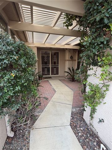 572 Fox Links Street, Henderson, NV 89012