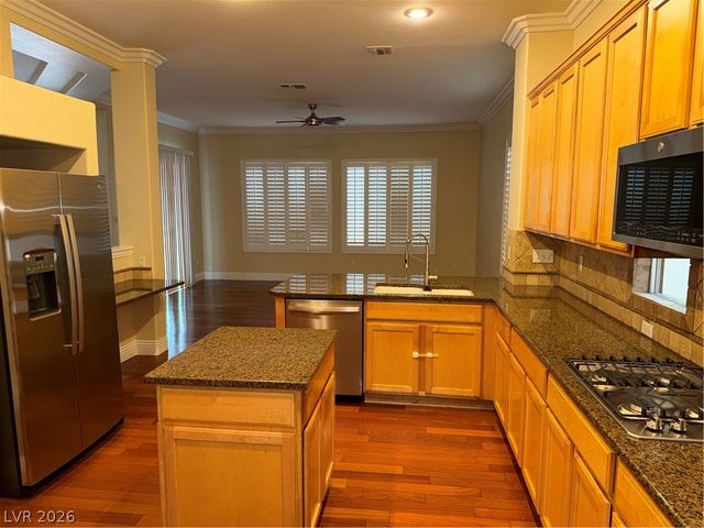 572 Fox Links Street, Henderson, NV 89012