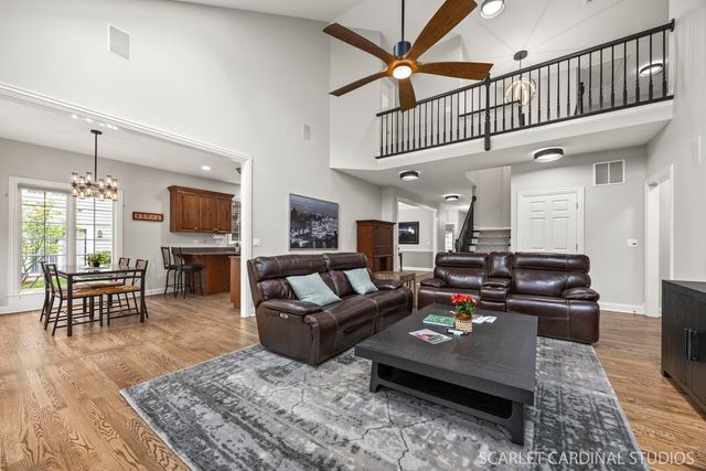 1017 Tartan Court, Wheaton, IL 60187