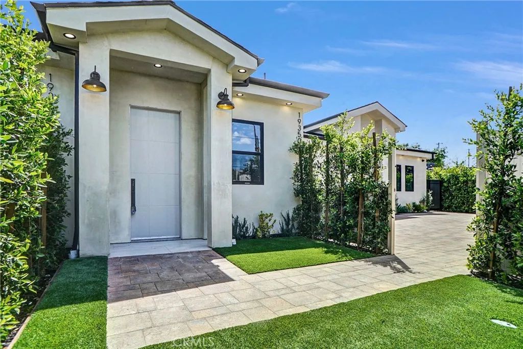 19350 Lanark Street, Reseda, CA 91335