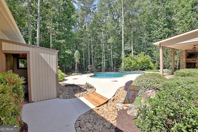 177 Rock House Estates Drive, Senoia, GA 30276