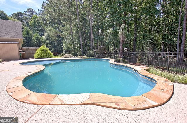 177 Rock House Estates Drive, Senoia, GA 30276