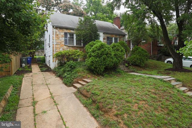 4827 16TH RD N, Arlington, VA 22207