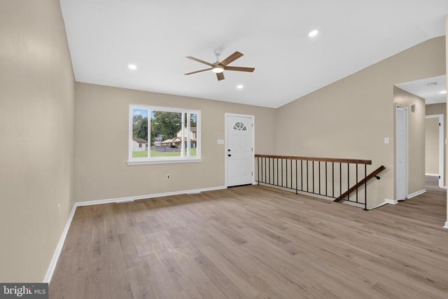 5 DORSEY LN, Bear, DE 19701
