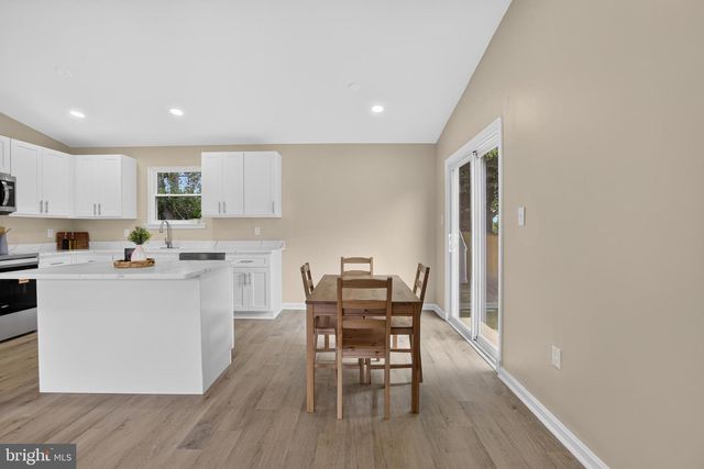 5 DORSEY LN, Bear, DE 19701