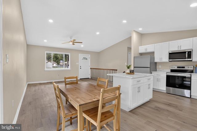5 DORSEY LN, Bear, DE 19701
