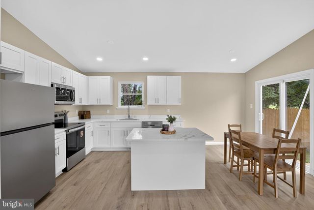 5 DORSEY LN, Bear, DE 19701