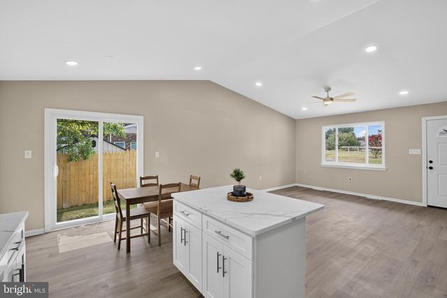 5 DORSEY LN, Bear, DE 19701