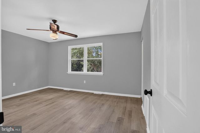 5 DORSEY LN, Bear, DE 19701