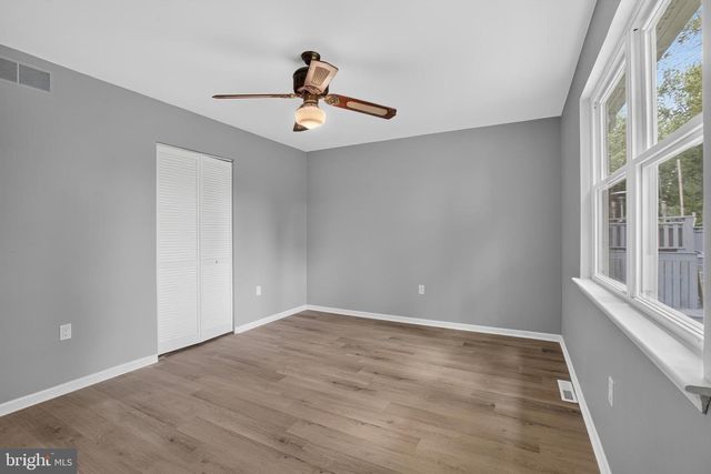 5 DORSEY LN, Bear, DE 19701
