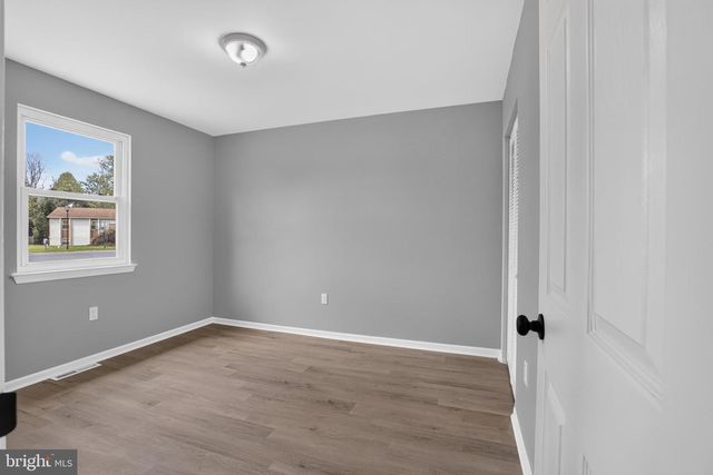 5 DORSEY LN, Bear, DE 19701