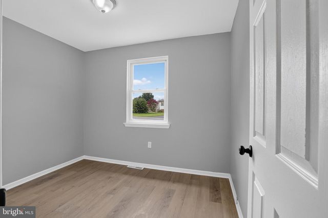 5 DORSEY LN, Bear, DE 19701