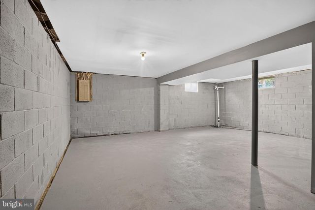 5 DORSEY LN, Bear, DE 19701