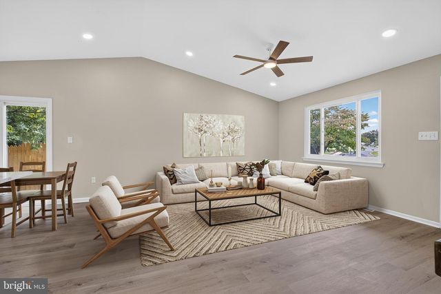 5 DORSEY LN, Bear, DE 19701
