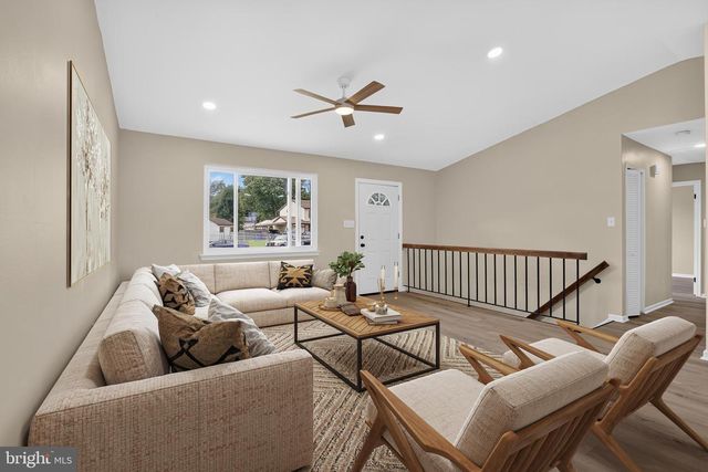 5 DORSEY LN, Bear, DE 19701