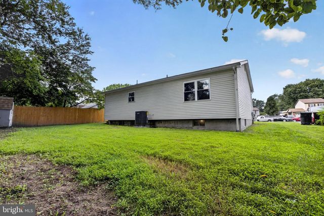 5 DORSEY LN, Bear, DE 19701