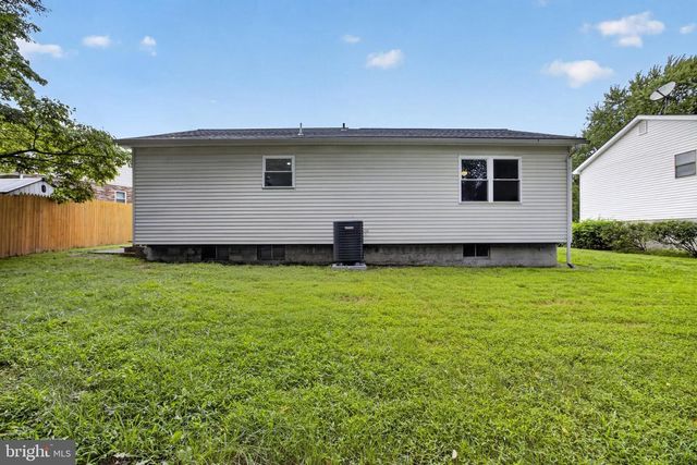 5 DORSEY LN, Bear, DE 19701