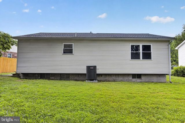 5 DORSEY LN, Bear, DE 19701