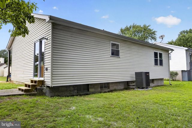 5 DORSEY LN, Bear, DE 19701