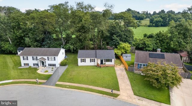 5 DORSEY LN, Bear, DE 19701
