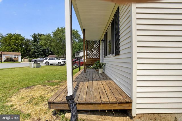 5 DORSEY LN, Bear, DE 19701