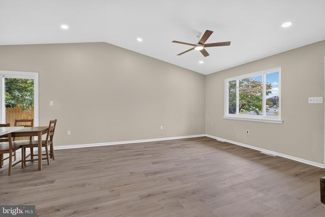 5 DORSEY LN, Bear, DE 19701