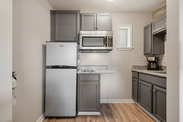 803 Hillview Hts Apt 106, Nashville, TN 37204