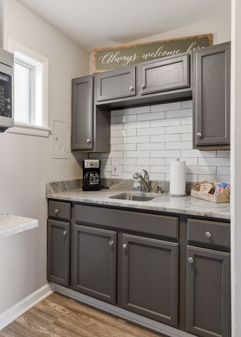 803 Hillview Hts Apt 106, Nashville, TN 37204