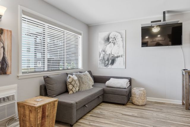 803 Hillview Hts Apt 106, Nashville, TN 37204